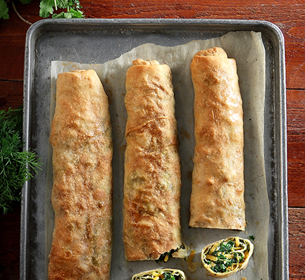 Ρολά με χειροποίητο φύλλο γεμιστά με καρότα και αρωματικά χόρτα #allazoumesinithies | ΑΒ Βασιλόπουλος