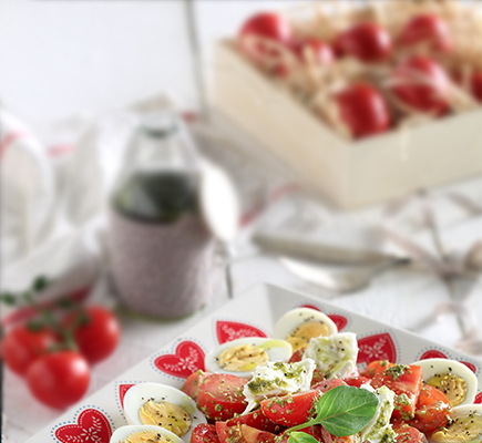 Αβγά καπρέζε με πέστο βασιλικού