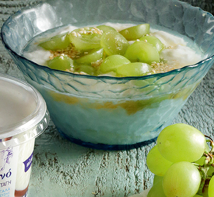 Γιαούρτι με σταφύλια