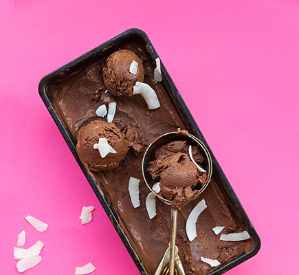 Εύκολο παγωτό σοκολάτα καρύδα