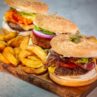 Burger για όλους με τραγανές πατάτες φούρνου