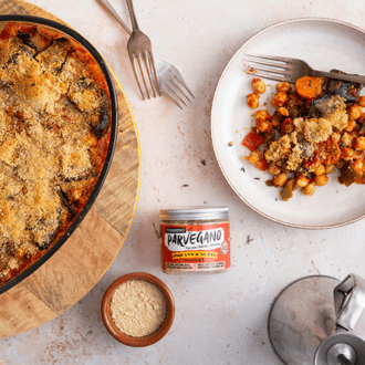 Ρεβύθια στο φούρνο κοκκινιστά με μελιτζάνες