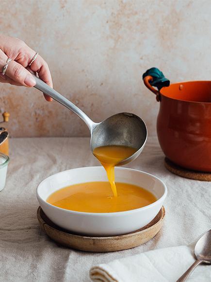 Σούπα βελουτέ καρότο & κολοκύθα με θυμάρι, σουπα με κολοκυθα, σουπα βελουτε κολοκυθας