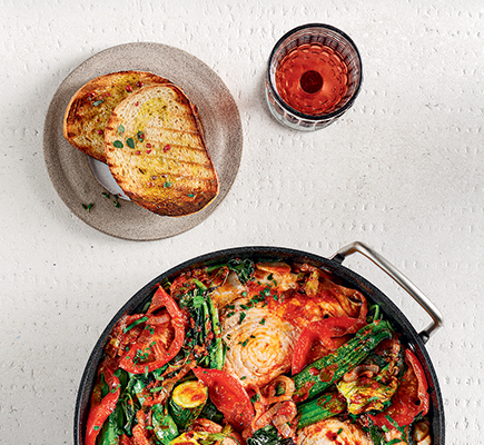 Ξιφίας στο φούρνο με βλίτα και κολοκυθάκια