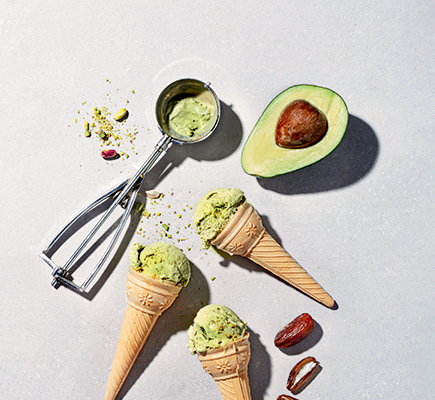 Vegan παγωτό φιστίκι με αβοκάντο και χουρμάδες