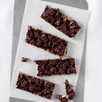 Χειροποίητες γκοφρέτες με μαύρη σοκολάτα και φιστικοβούτυρο