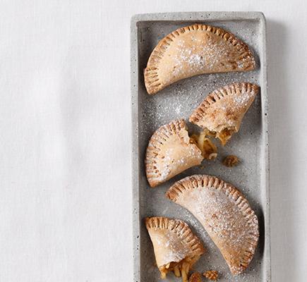 Μηλοπιτάκια με ταχίνι ή φιστικοβούτυρο