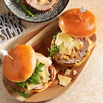 Burger με χοιρινό ρολό και γραβιέρα